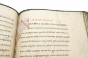 Cartulary of Mont-Saint-Michel, Avranches, Bibliothèque patrimoniale, MS 210 − Photo 10