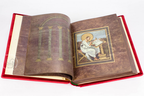 Coronation Gospels of the Holy Roman Empire, Vienna, Kunsthistorisches Museum, SCHK.XIII.18 − Photo 1