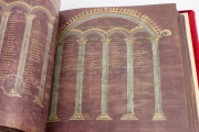 Coronation Gospels of the Holy Roman Empire, Vienna, Kunsthistorisches Museum, SCHK.XIII.18 − Photo 15