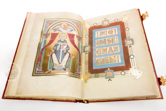 Codex Aureus Escurialensis, Vitr. 17 - Real Biblioteca del Monasterio de San Lorenzo de El Escorial (Spain) − Photo 1